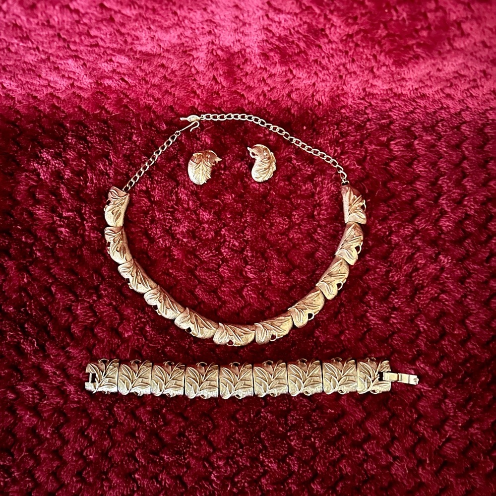 Vintage Sarah Coventry “Etruscan Brocade” gold-tone jewelry set, circa 1960’s